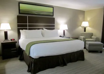 Holiday Inn Express Golden-Kicking Horse by IHG hotel thumbnail 5