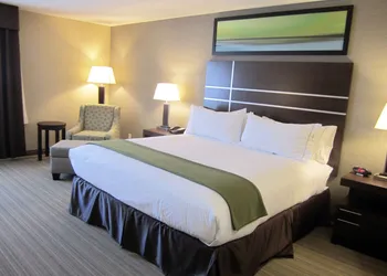 Holiday Inn Express Golden-Kicking Horse by IHG hotel thumbnail 6