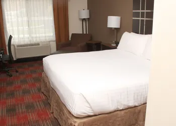 Holiday Inn Express & Suites Cumberland - La Vale by IHG hotel thumbnail 6