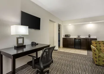 Best Western Plus Jonesboro Inn and Suites hotel thumbnail 4