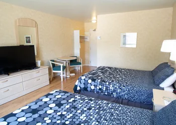Auberge La Rocaille hotel thumbnail 8