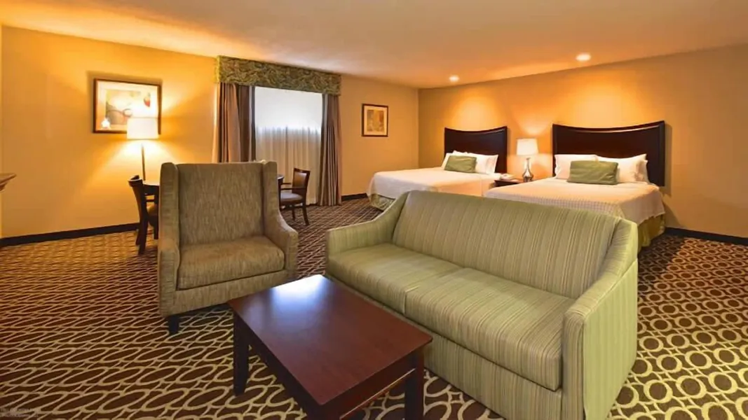 Sunday House Inn and Suites hotel detail image 6
