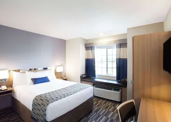 Microtel by Wyndham Vernal / Naples hotel thumbnail 7