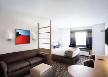 Microtel by Wyndham Vernal / Naples hotel thumbnail 8