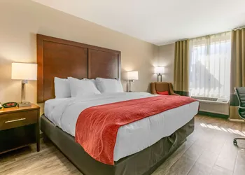 Comfort Inn & Suites Van Buren - Fort Smith hotel thumbnail 4