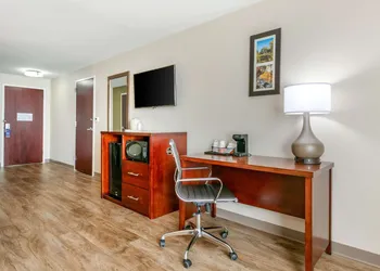 Comfort Inn & Suites Van Buren - Fort Smith hotel thumbnail 6