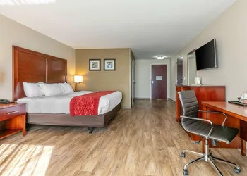 Comfort Inn & Suites Van Buren - Fort Smith hotel thumbnail 8