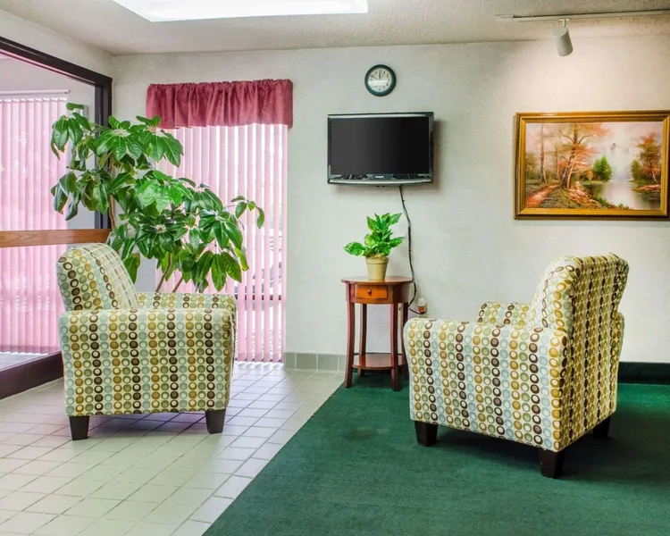 Econo Lodge Mifflintown hotel detail image 2