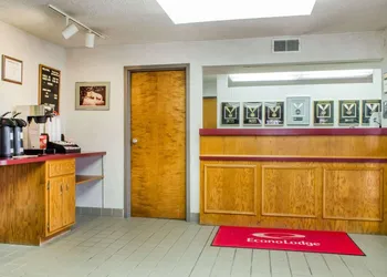 Econo Lodge Mifflintown hotel thumbnail 3