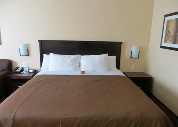 Poplar Tree Inn hotel thumbnail 7