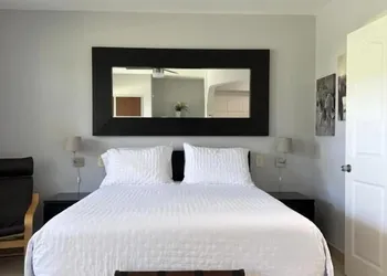 White Horse Motel hotel thumbnail 3