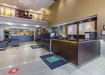 Quality Inn & Suites Victoriaville hotel thumbnail 2