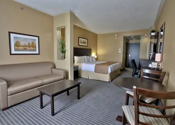 Quality Inn & Suites Victoriaville hotel thumbnail 8