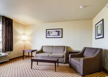 Castle Rock Inn & Suites hotel thumbnail 7
