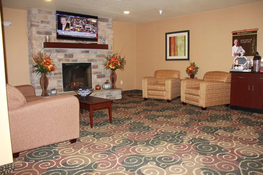 Castle Rock Inn & Suites hotel detail image 2