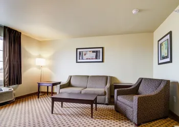 Castle Rock Inn & Suites hotel thumbnail 7