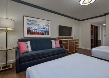 Disney's Yacht Club Resort hotel thumbnail 3