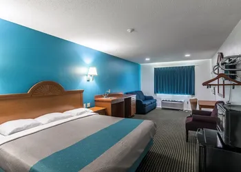 Motel 6 Azle, TX hotel thumbnail 5