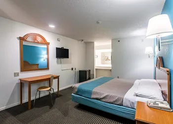 Motel 6 Azle, TX hotel thumbnail 6