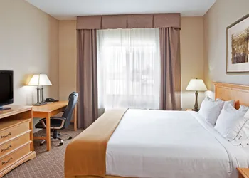 Holiday Inn Express & Suites Chesterfield by IHG hotel thumbnail 4