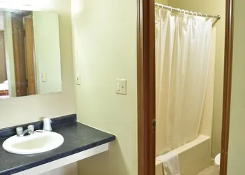 Key West Inn Hobart hotel thumbnail 7