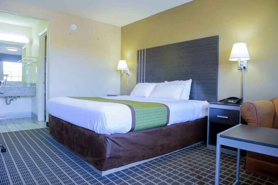 Clarion Pointe Athens I-65 hotel detail image 6