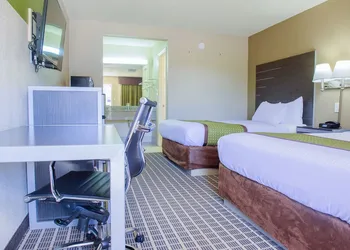 Clarion Pointe Athens I-65 hotel thumbnail 7
