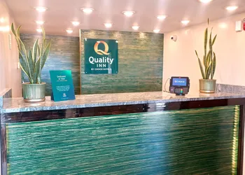 Quality Inn Hamilton hotel thumbnail 5