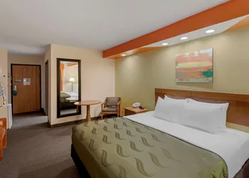 Quality Inn Hamilton hotel thumbnail 6