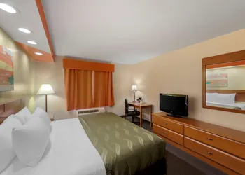 Quality Inn Hamilton hotel thumbnail 7