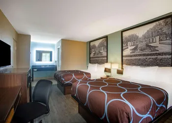 Super 8 by Wyndham Mobile I-65 hotel thumbnail 5