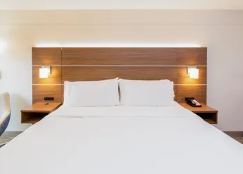 Holiday Inn Express Orange Beach by IHG hotel thumbnail 4
