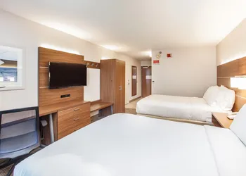 Holiday Inn Express Orange Beach by IHG hotel thumbnail 8