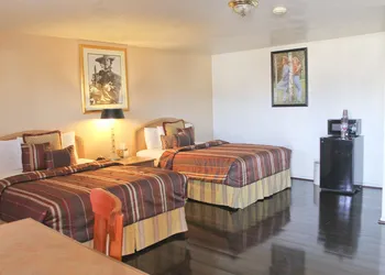 El Trovatore Motel hotel thumbnail 6