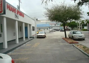 Miami Springs Inn hotel thumbnail 5