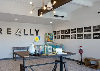 Hotel McCoy Tucson - Art, Coffee, Beer, Wine hotel thumbnail 2