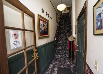 Red Garter Inn hotel thumbnail 2