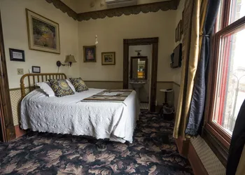 Red Garter Inn hotel thumbnail 3