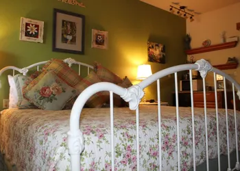 All Seasons Inn hotel thumbnail 2
