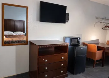 Executive Inn Pine Bluff hotel thumbnail 6