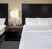 La Quinta Inn & Suites by Wyndham Anaheim hotel detail image 4