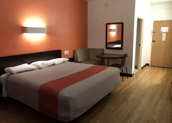 Motel 6 Woodway, TX hotel thumbnail 8