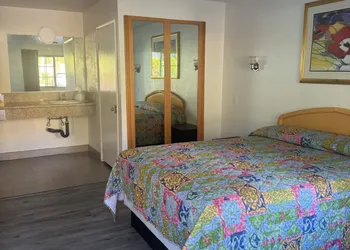 All 8 Motel hotel thumbnail 2