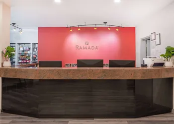 Ramada by Wyndham Bakersfield North hotel thumbnail 2