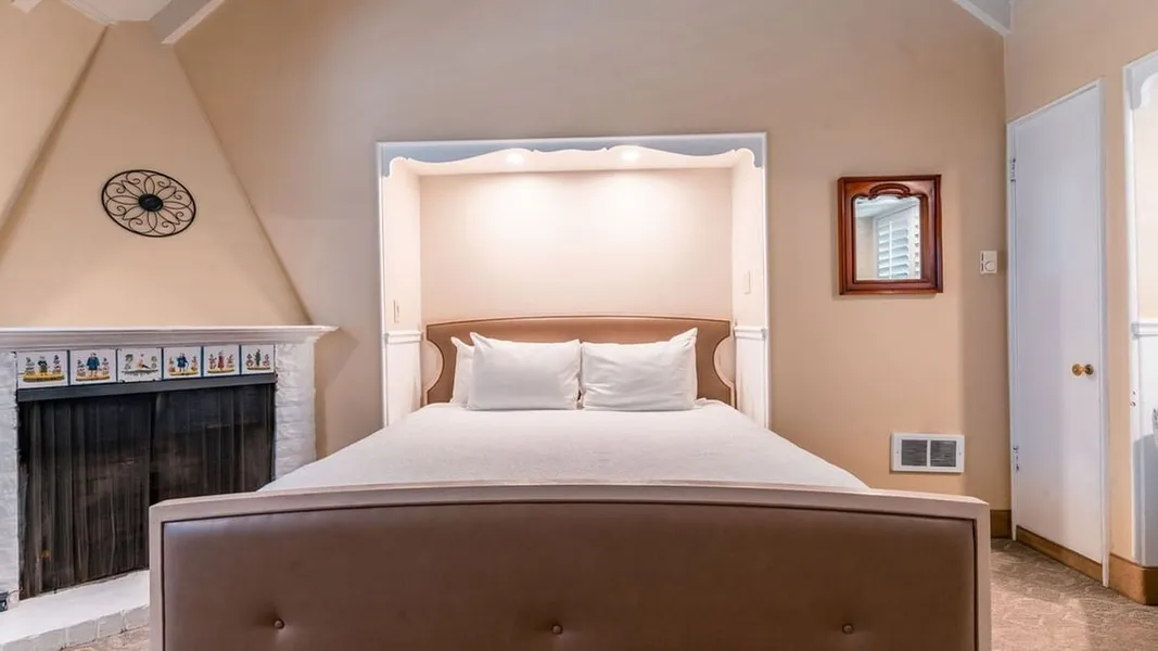 Normandy Inn hotel detail image 6