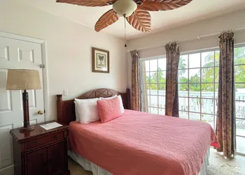 Coconut Cove Resort and Marina hotel thumbnail 3