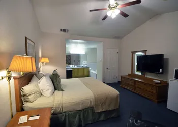 Garden Inn and Suites hotel thumbnail 5