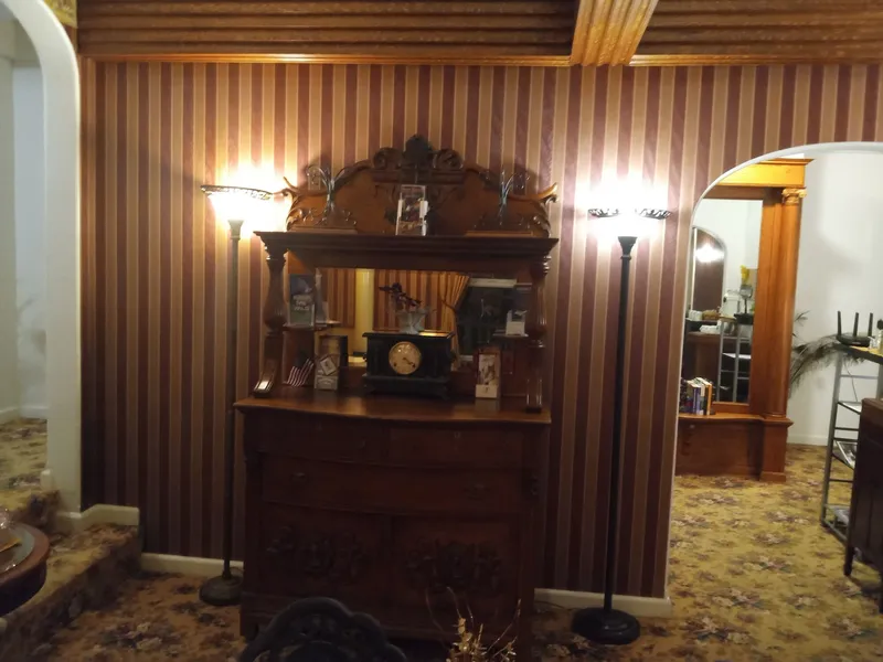 All Season's Groveland Inn hotel detail image 6