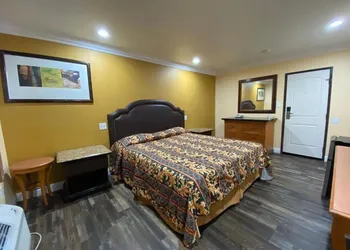 Patio Motel hotel thumbnail 5
