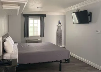 Motel 6 Glendale, CA – Pasadena Burbank Los Angeles hotel thumbnail 5
